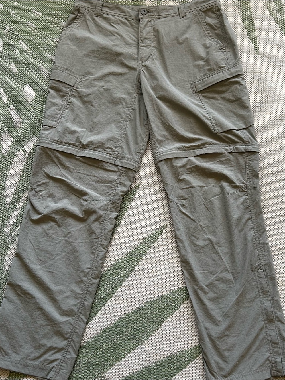 REI Men's Sahara Zip-Off Convertible Cargo Pants in Olive 36W x 34L